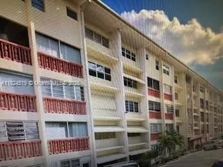 $220,000 | 215 Southeast 3rd Avenue, Unit 307B, Hallandale Beach, FL 33009