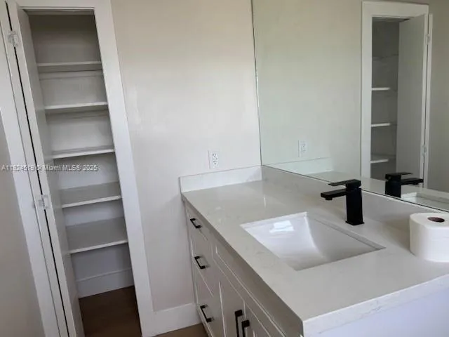 $220,000 | 215 Southeast 3rd Avenue, Unit 307B, Hallandale Beach, FL 33009