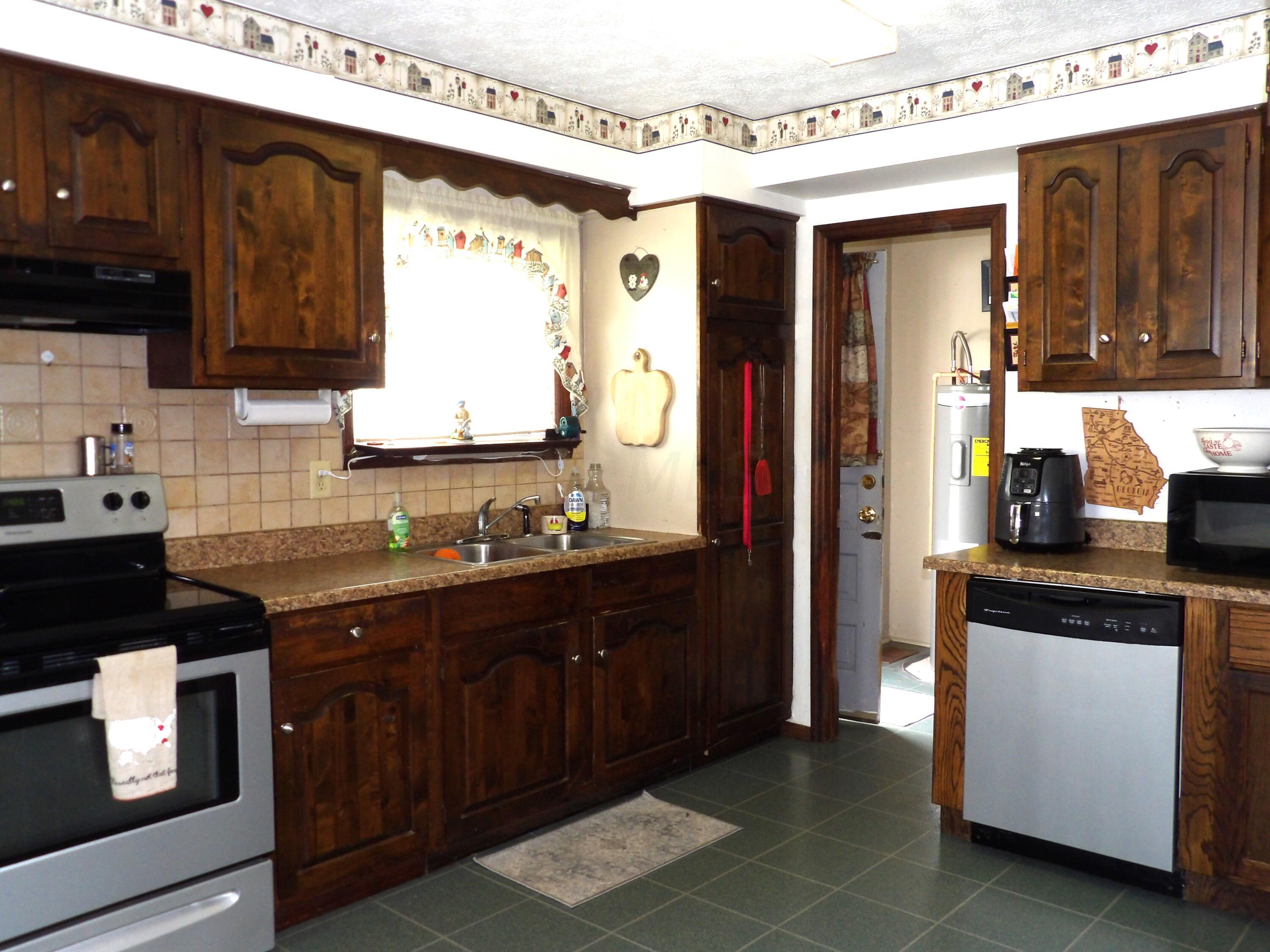 27325 Miller Road Rockbridge, OH 43149 - Photo 15 of 27 104_1064