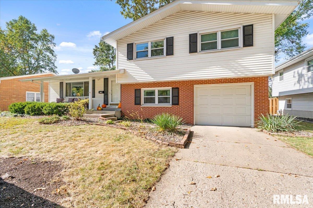 105 Dickinson Road Springfield, IL 62704 - Photo 3 of 46