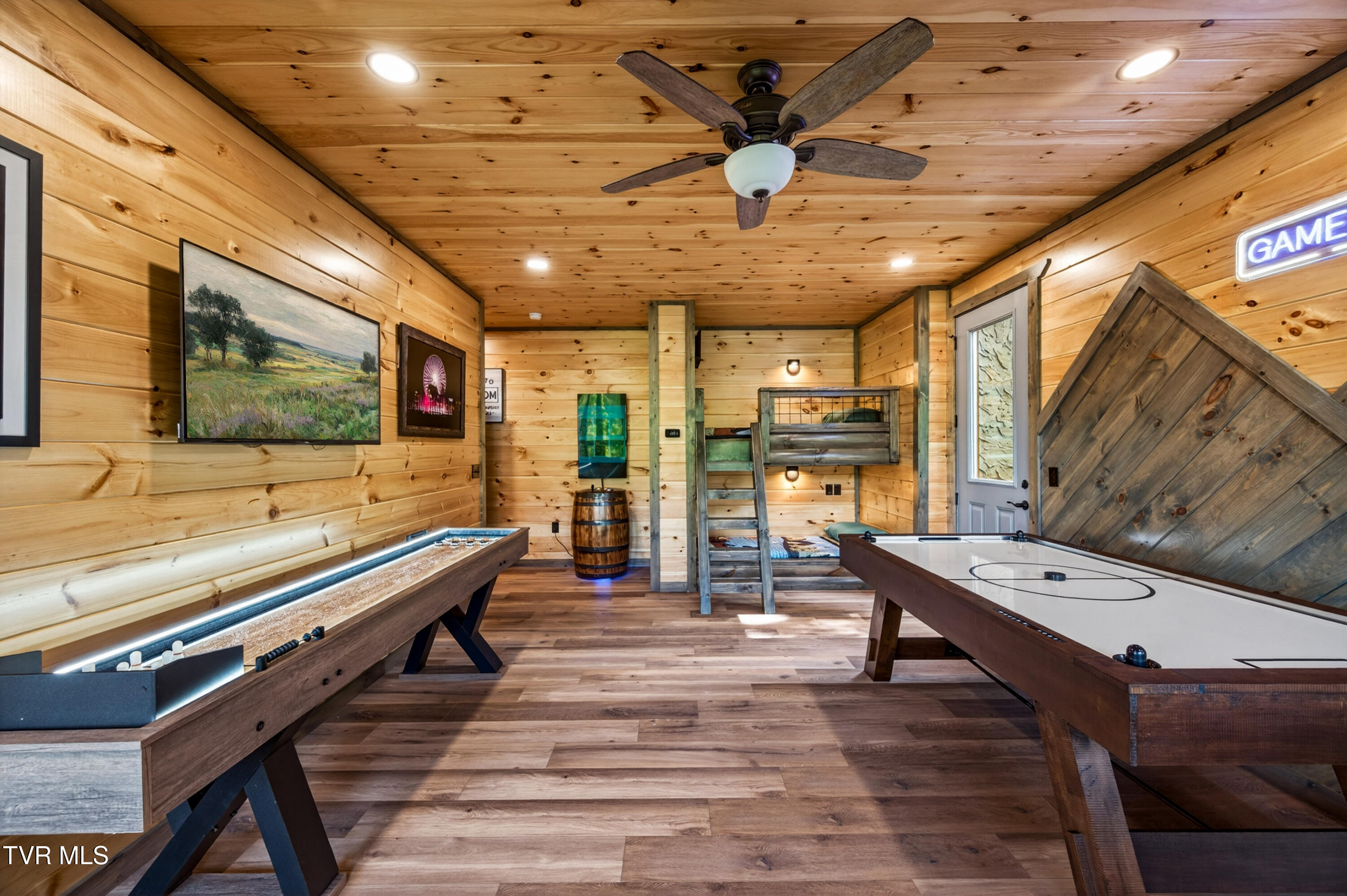 756 Ski View Lane Sevierville, TN 37876 - Photo 28 of 48 DSC_8053-Edit