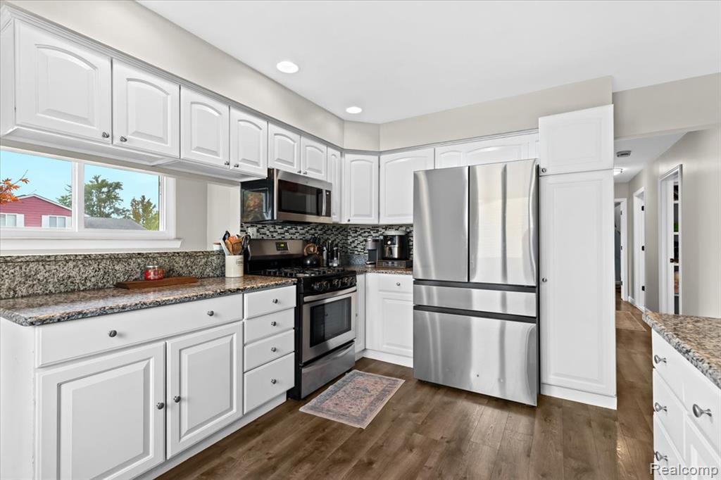 41928 Old Bridge Road Canton, MI 48188 - Photo 13 of 41