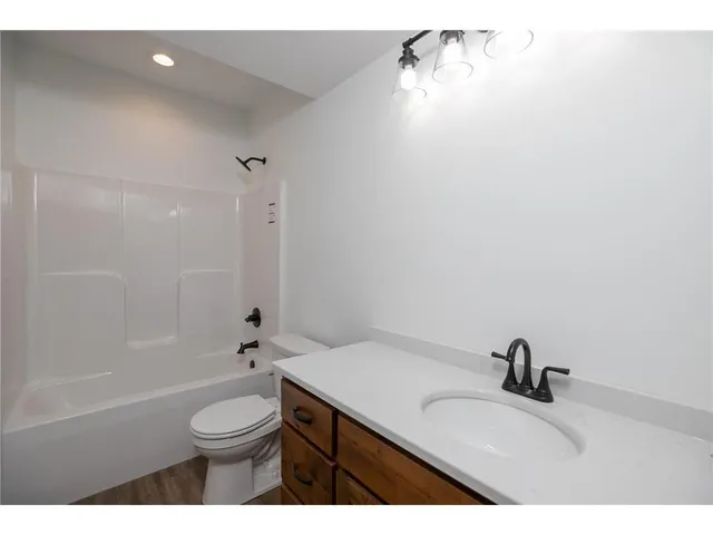 $550,000 | 477 Amco Lane, Chatfield, MN 55923