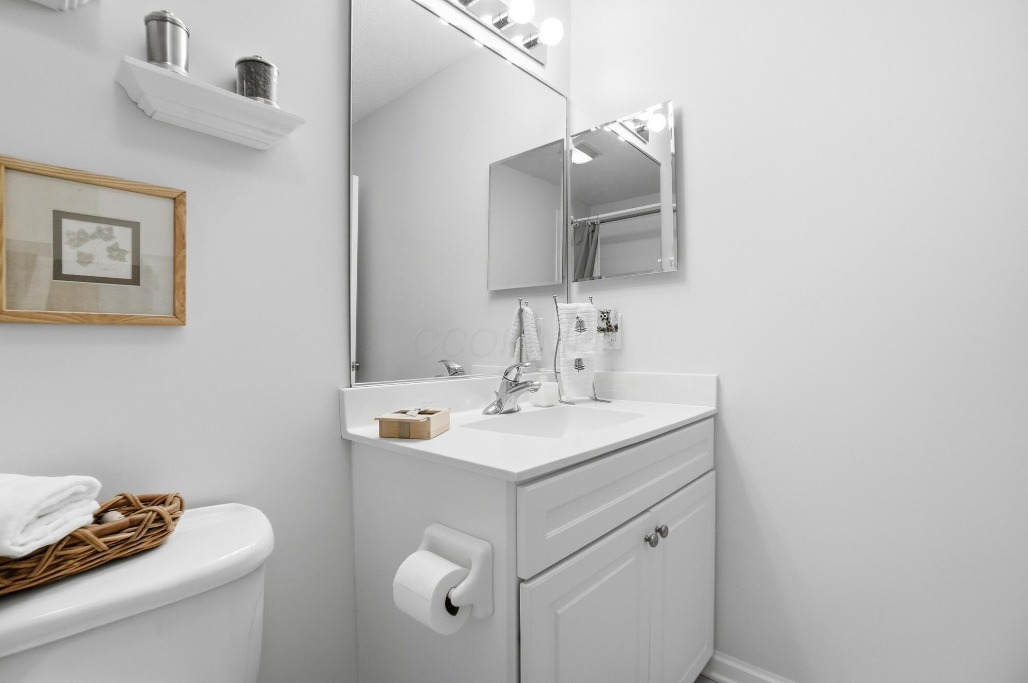 4935 Tempe Road Powell, OH 43065 - Photo 22 of 33 Full bath upstairs too!