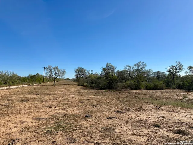 $349,500 | 0 County Road 733, Moore, TX 78057