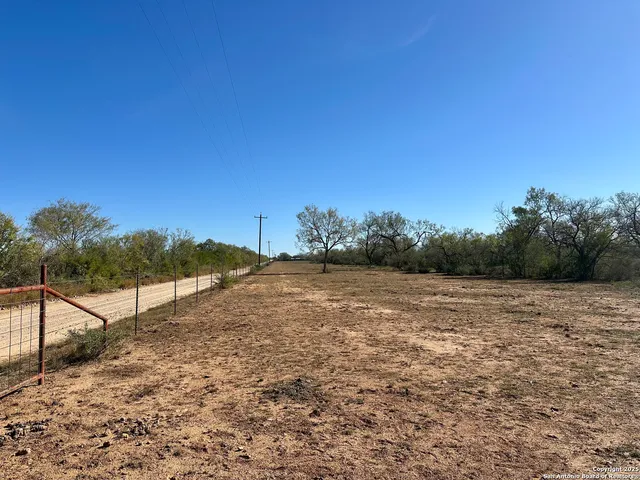 $349,500 | 0 County Road 733, Moore, TX 78057