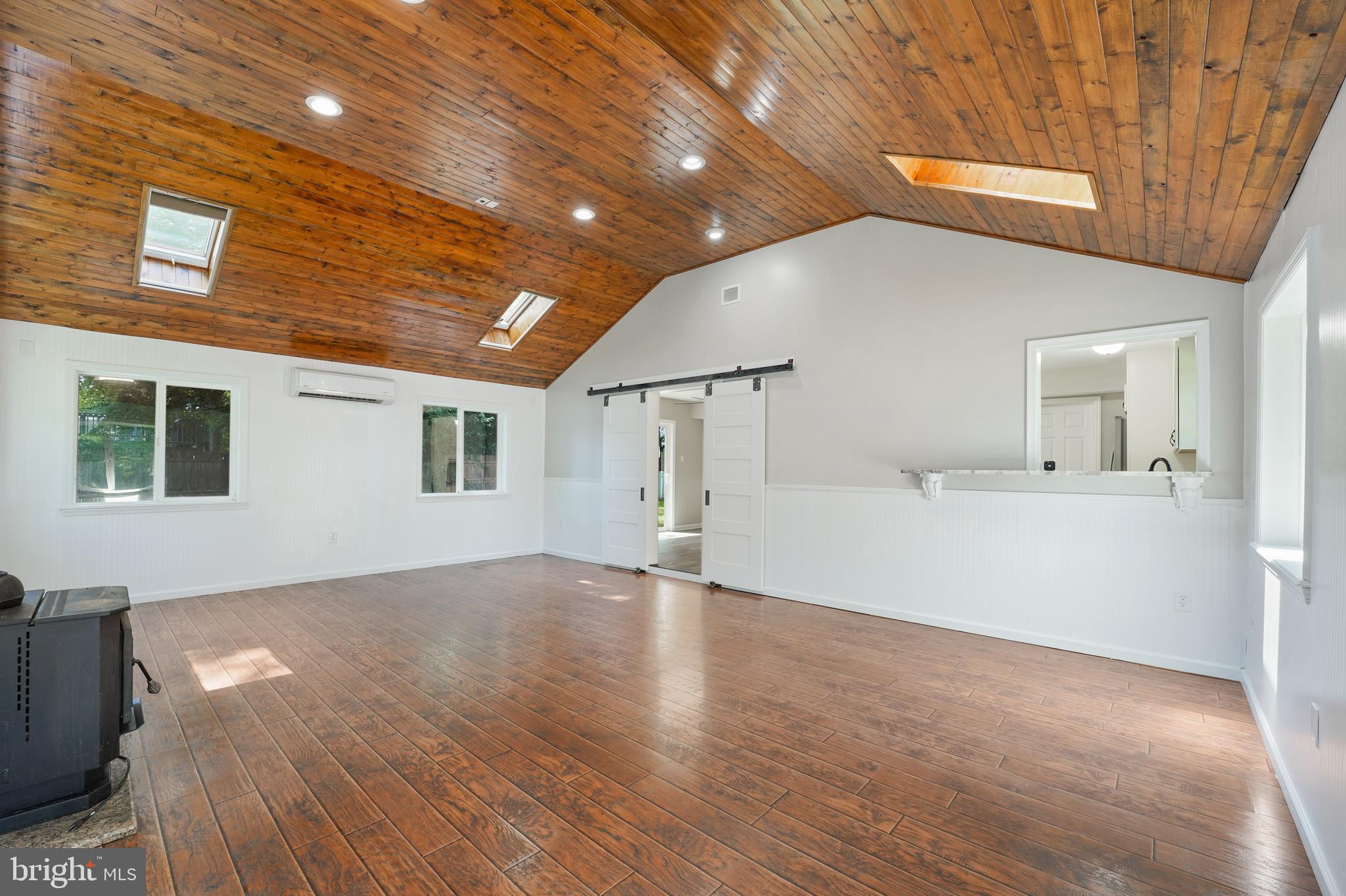 400 Sq Foot Family Room adjacent to Kitchen