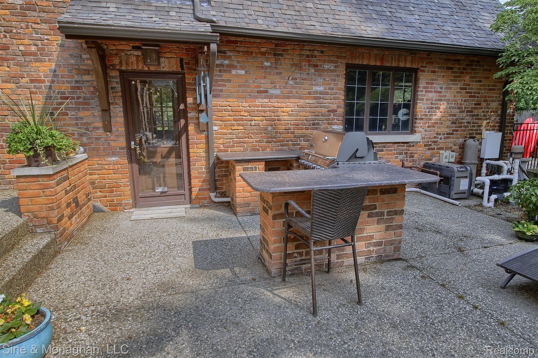 1010 Harvard Road Grosse Pointe, MI 48230 - Photo 44 of 54 Grill area with seating