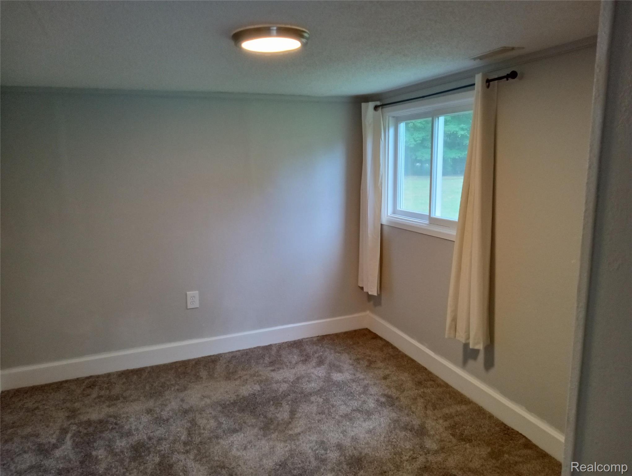 2224 West Isabella Road Midland, MI 48640 - Photo 8 of 22 008_beyc6aa5f08d57773.jpg