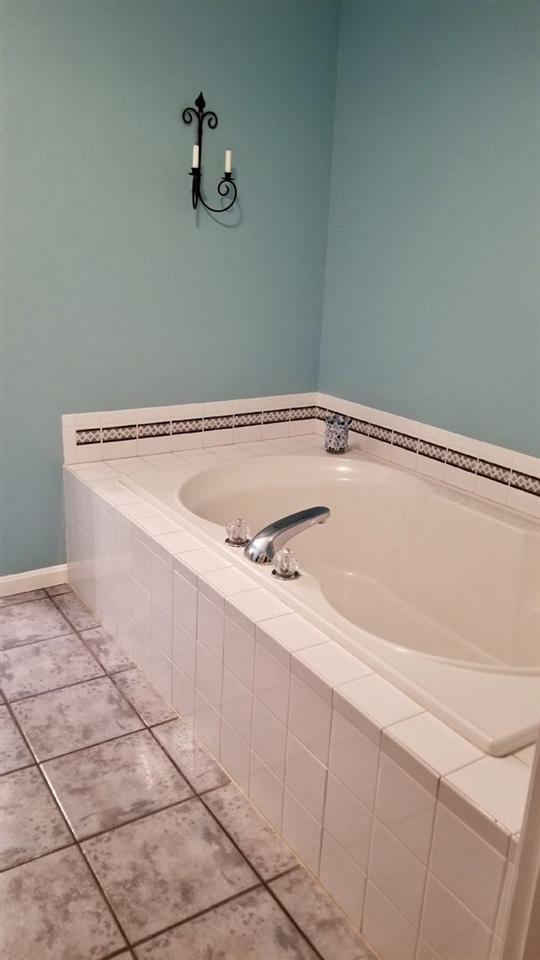 3 Winn Road Nashua, NH 03062 - Photo 17 of 19