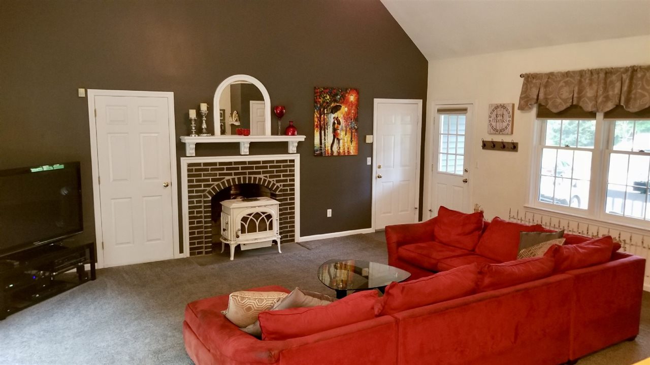 3 Winn Road Nashua, NH 03062 - Photo 6 of 19