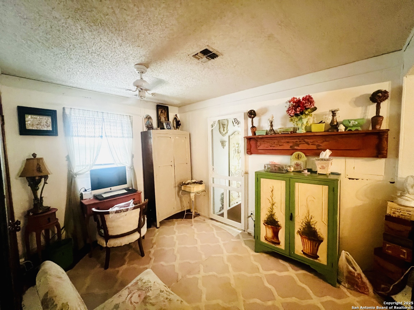 521 Cr 7713, Unit 1 Devine, TX 78016 - Photo 10 of 14