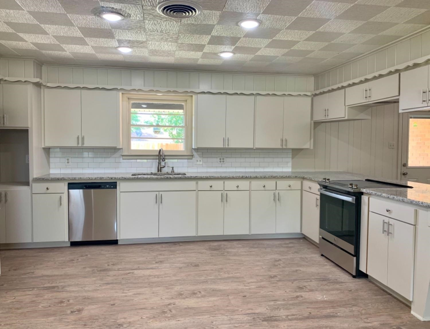 2329 61st Street Lubbock, TX 79412 - Photo 11 of 24 Photo 11