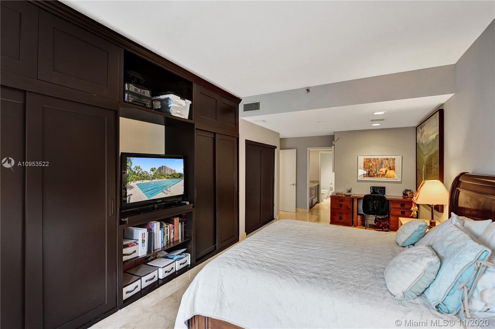 151 Crandon Boulevard, Unit 230 Key Biscayne, FL 33149 - Photo 7 of 30