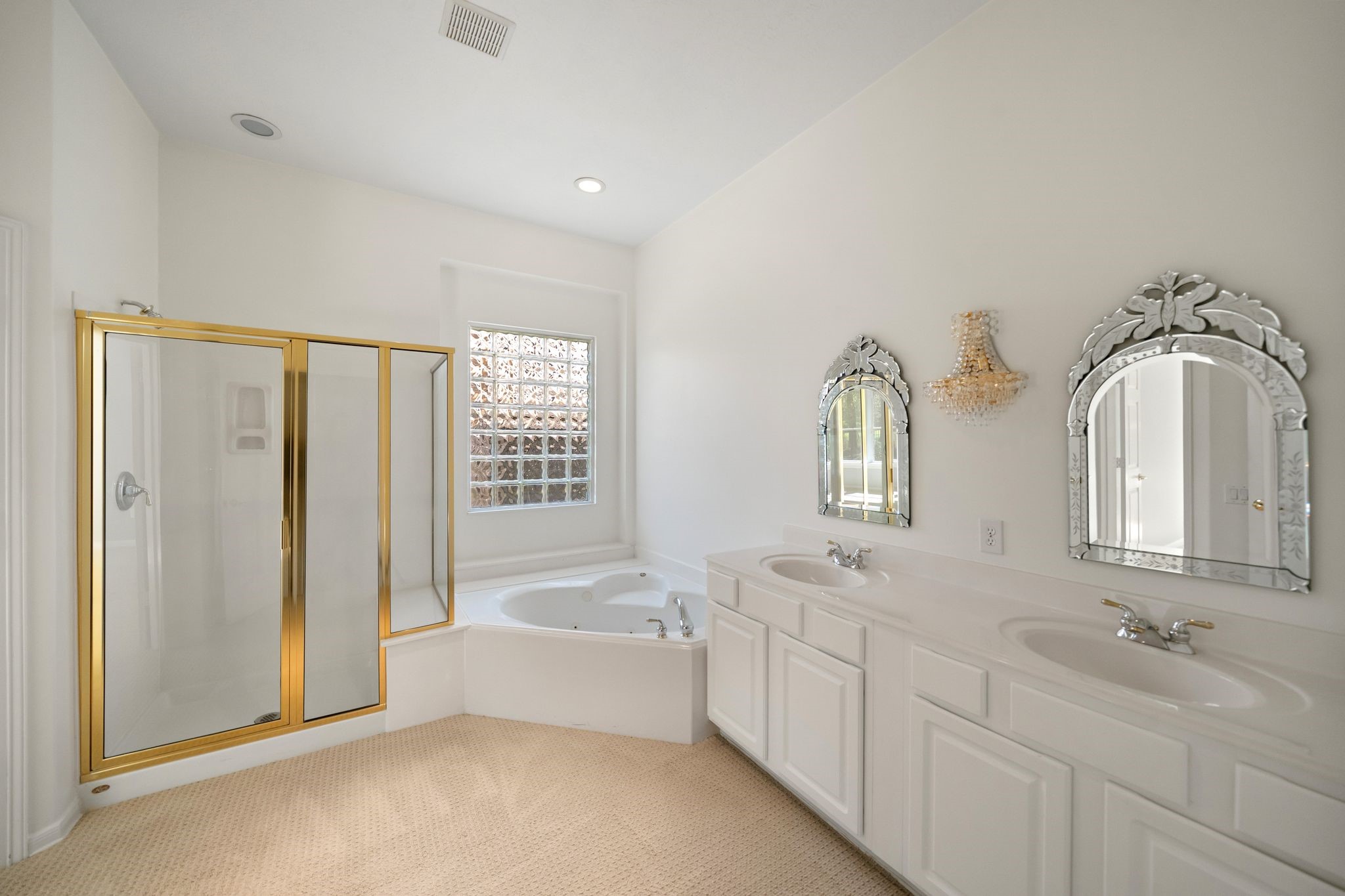 7 Sovereign Way Conroe, TX 77384 - Photo 12 of 31
