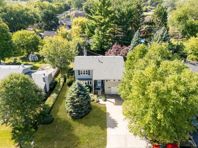 a view of a back yard of the house