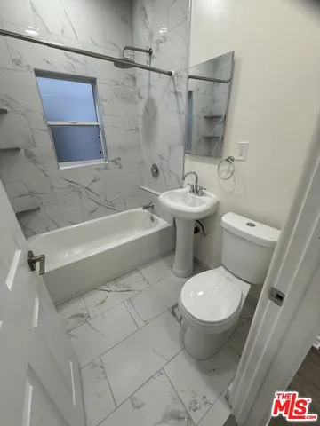 $1,695 | 5522 Sierra Vista Avenue, Unit 4, Los Angeles, CA 90038