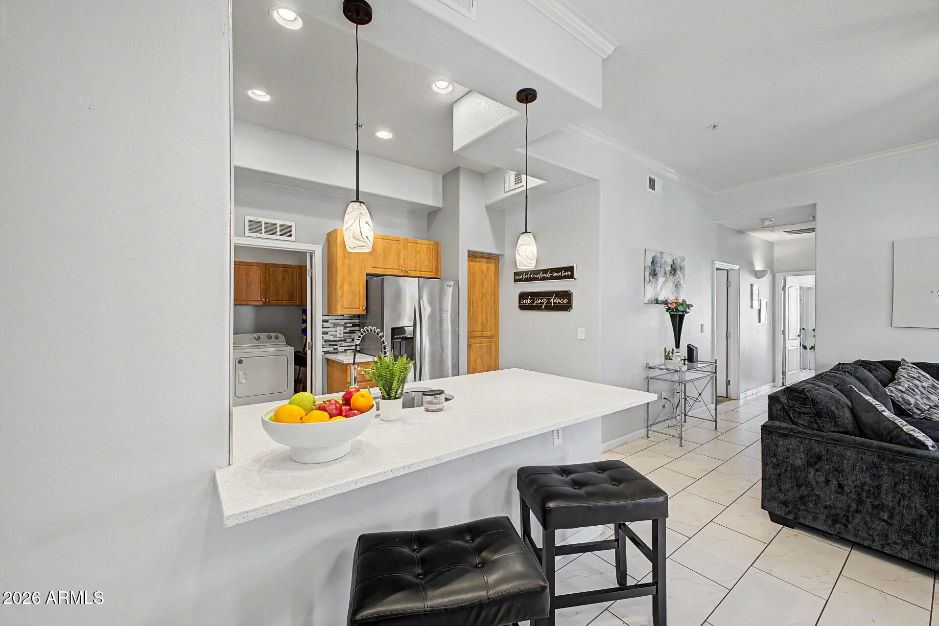 295 North Rural Road, Unit 155 Chandler, AZ 85226 - Photo 20 of 42 Eat In Kitchen Bar