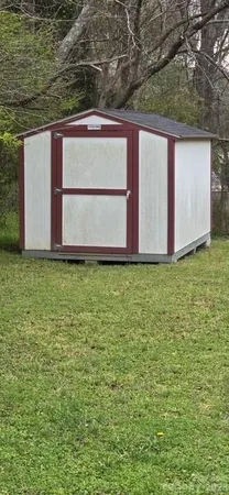 a view of backyard