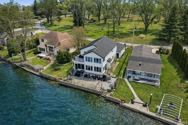 $1,260,000 | 1255 Lane 280 Hamilton Lake, Hamilton, IN 46742