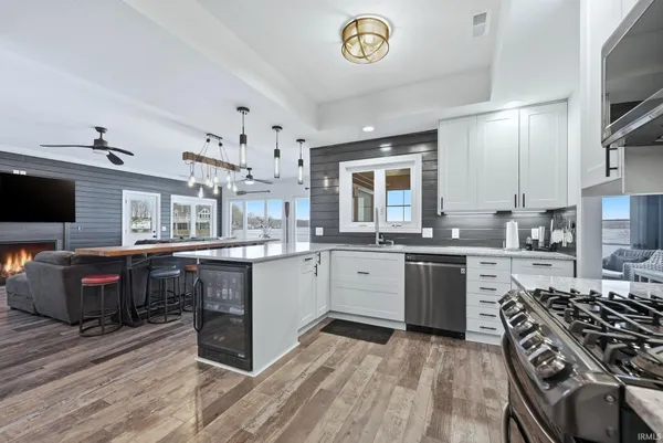$1,260,000 | 1255 Lane 280 Hamilton Lake, Hamilton, IN 46742