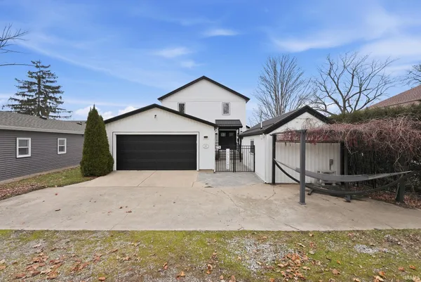 $1,260,000 | 1255 Lane 280 Hamilton Lake, Hamilton, IN 46742