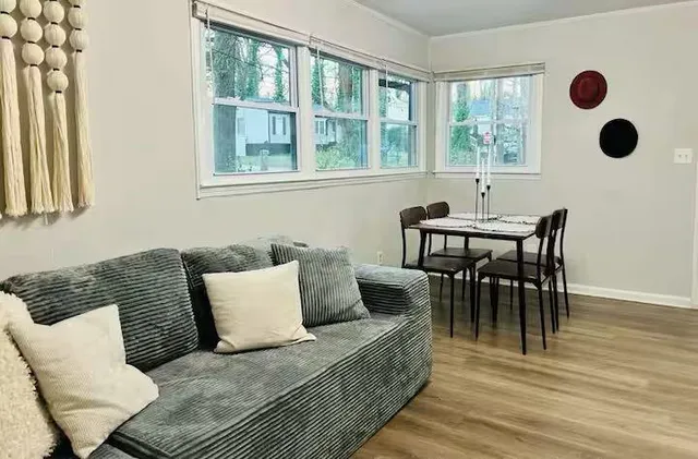 $2,800 | 3132 Forrest Hills Drive, Atlanta, GA 30354