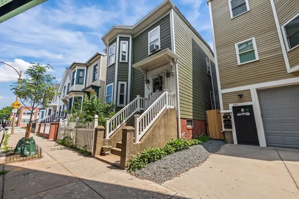 $949,900 | 589 Saratoga Street, Boston, MA 02128