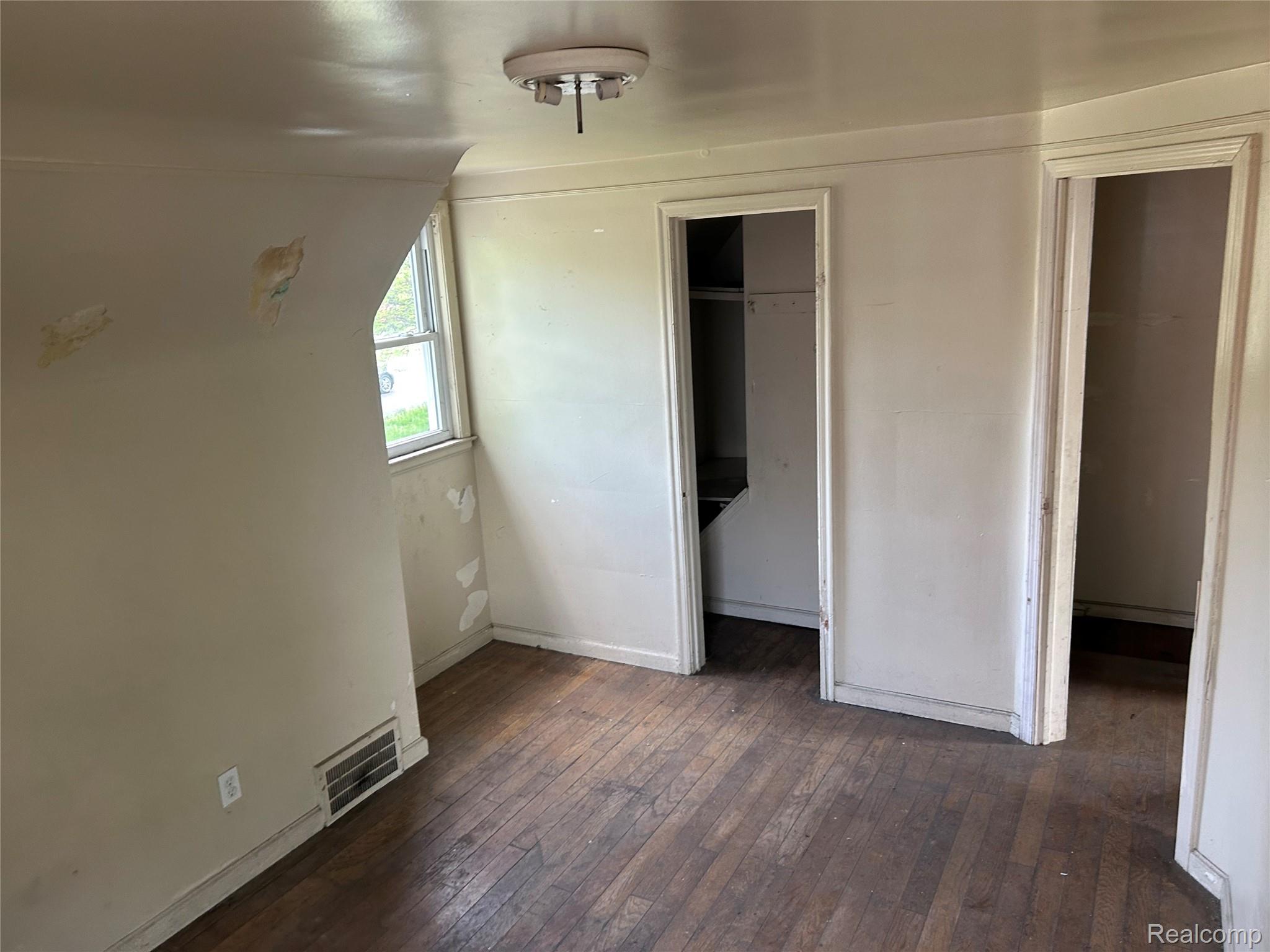 12641 Kelly Road Detroit, MI 48224 - Photo 24 of 40 Hardwood flooring and a window provide natural light