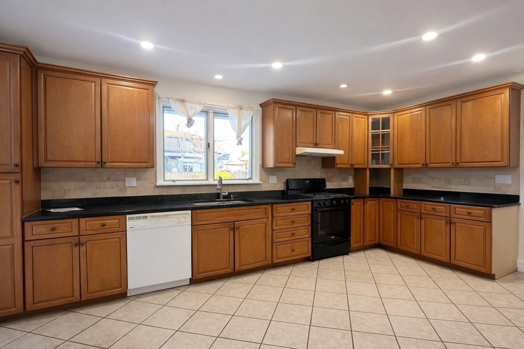 236 Madison Street, Unit 236 Malden, MA 02148 - Photo 5 of 20