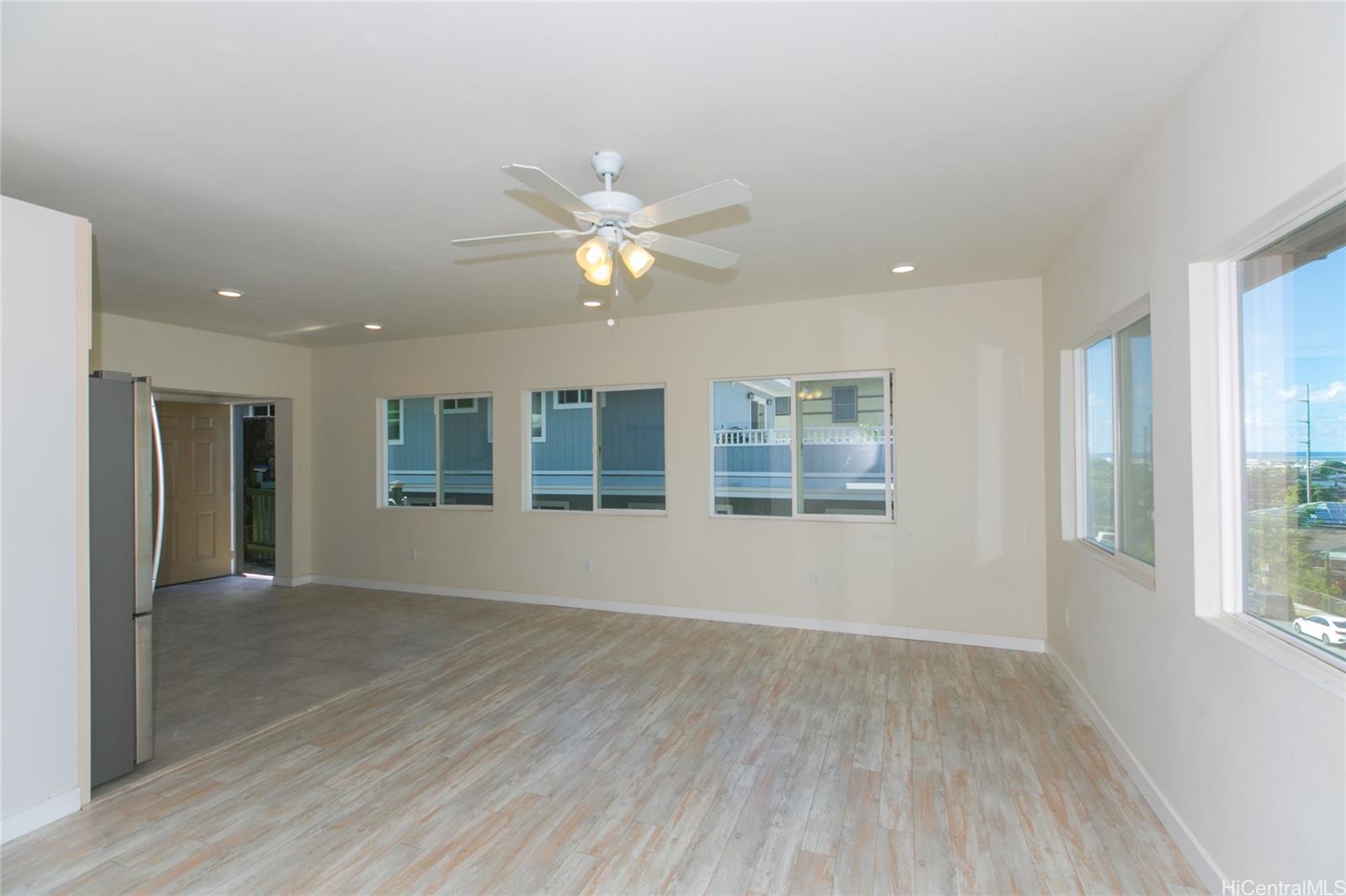 1915 Kalihi Street, Unit TOP Honolulu, HI 96819 - Photo 3 of 22