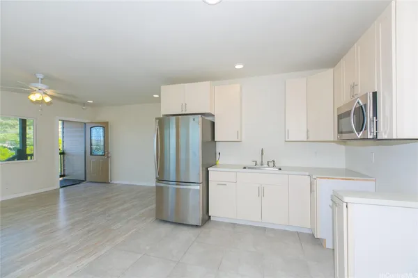 $2,450 | 1915 Kalihi Street, Unit TOP, Honolulu, HI 96819