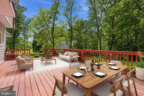 $1,100,000 | 206 Vernet Drive, Hockessin, DE 19707