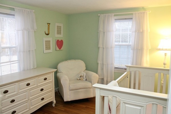 44 Crest Road Lynnfield, MA 01940 - Photo 5 of 28 Gallery Image 5