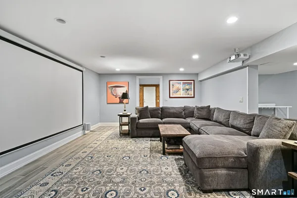 $4,790,000 | 8 Haskell Lane, Darien, CT 06820