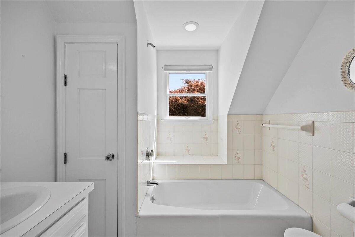 37 Kenwood Road Pocasset, MA 02559 - Photo 37 of 50 52-0141
