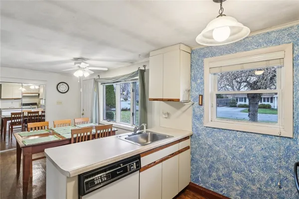 $339,000 | 117 Haverhill Avenue, Warwick, RI 02886