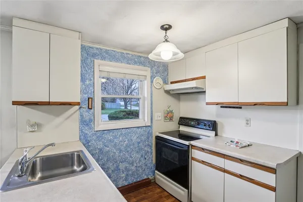 $339,000 | 117 Haverhill Avenue, Warwick, RI 02886