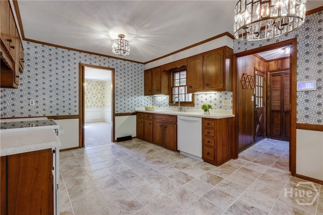 100 Robin Road Athens, GA 30605 - Photo 12 of 47