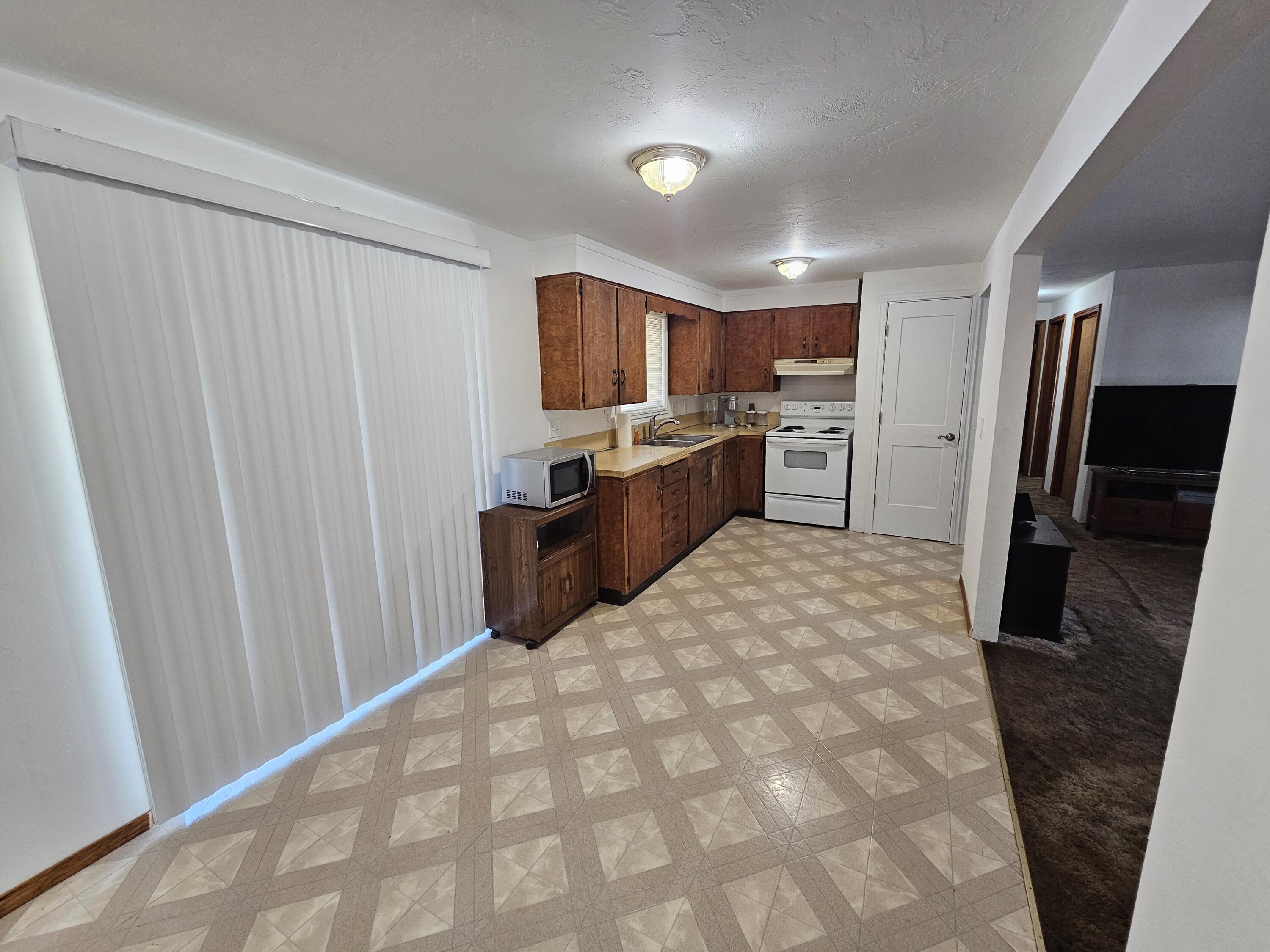 51473 Hemlock Road La Pine, OR 97739 - Photo 14 of 16 20260323_112347