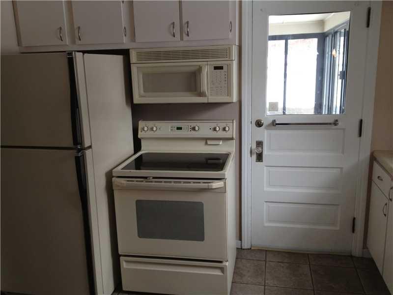 1434 Greentree Road Pittsburgh, PA 15220 - Photo 8 of 16 Kitchen.