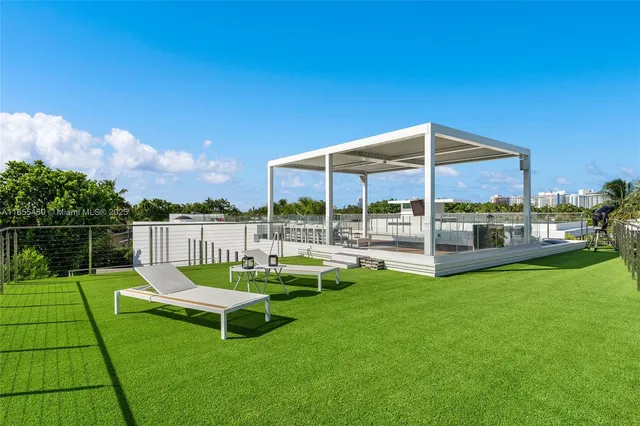 $14,800,000 | 528 Lakeview Court, Miami Beach, FL 33140