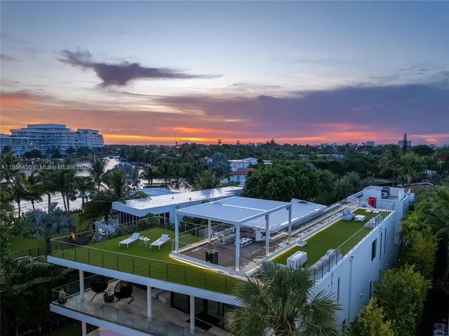 $14,800,000 | 528 Lakeview Court, Miami Beach, FL 33140