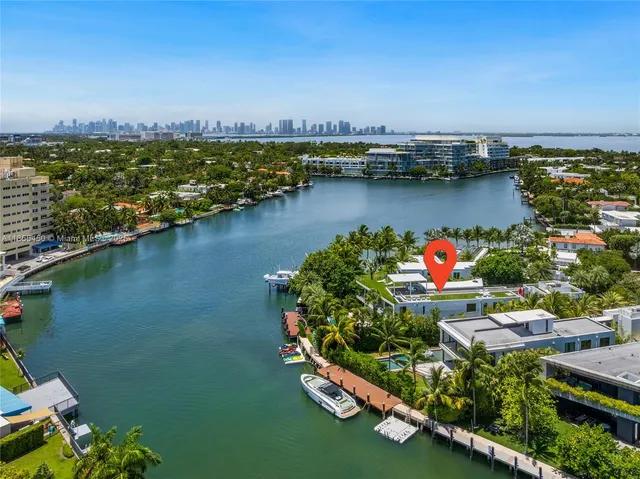 $14,800,000 | 528 Lakeview Court, Miami Beach, FL 33140