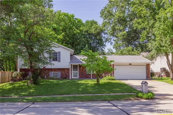 $349,500 | 2241 Graystone Drive, St. Charles, MO 63303