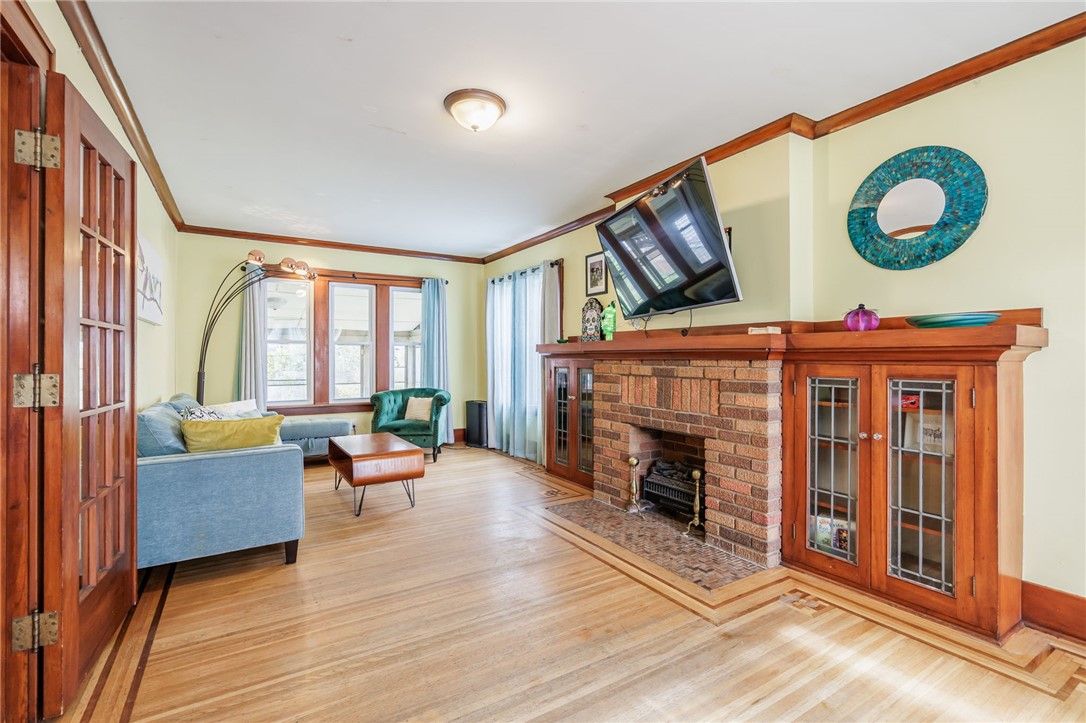 654 Laurelton Road Irondequoit, NY 14609 - Photo 6 of 41