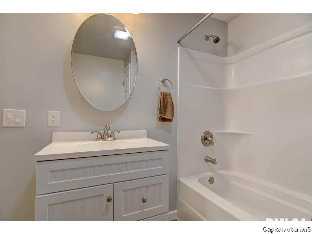 1125 West Elliott Avenue Springfield, IL 62702 - Photo 27 of 31 Gallery Image 27