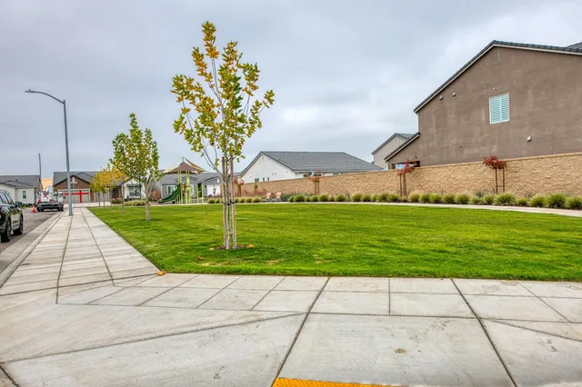 $670,000 | 1270 Summerset Avenue, Clovis, CA 93619