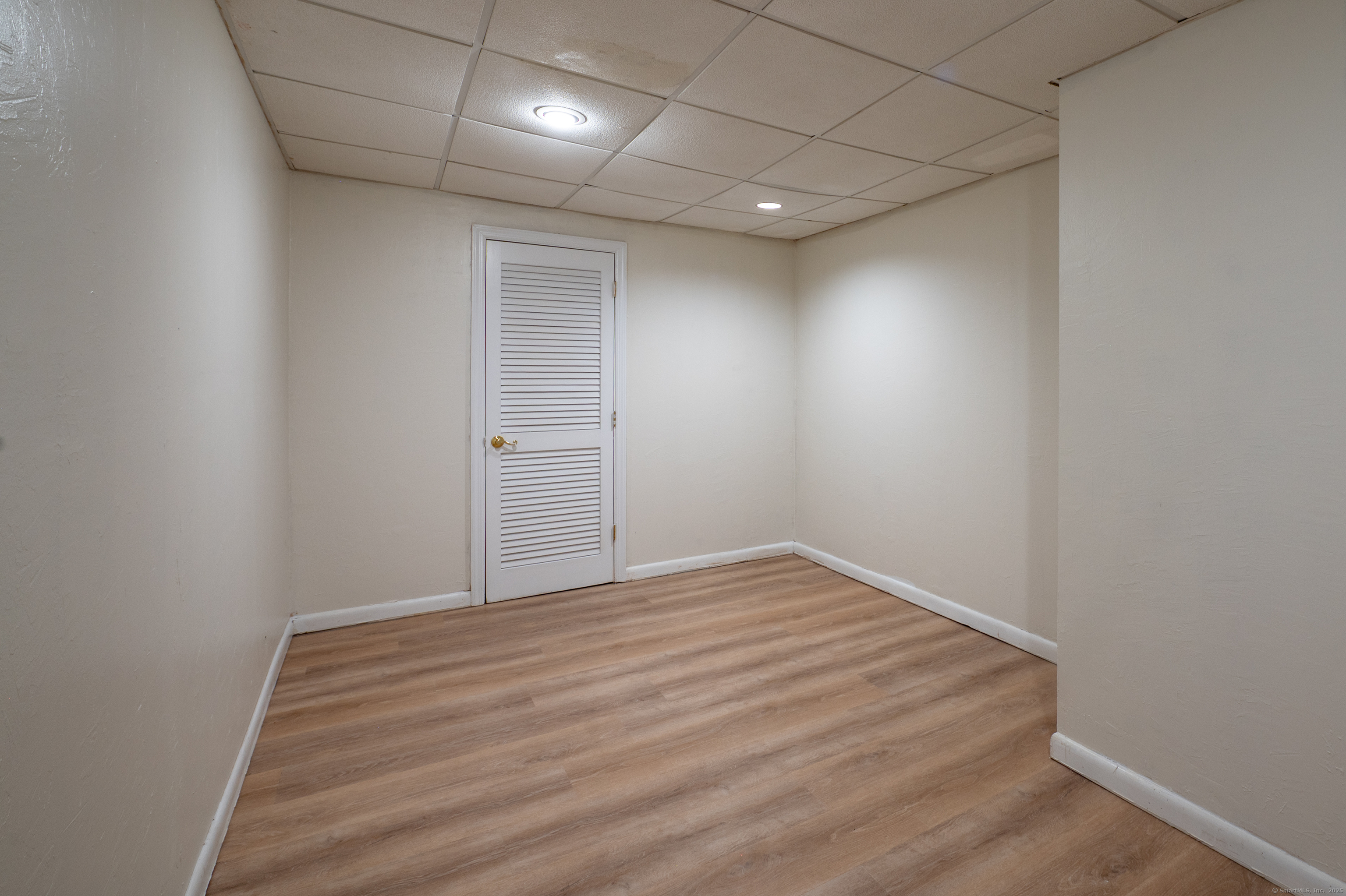 1 Munson Drive, Unit 3 Wallingford, CT 06492 - Photo 17 of 38 a view of empty room