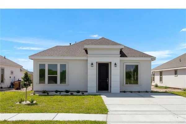 $1,900 | 10717 North Sugar Bear Drive, Edinburg, TX 78541